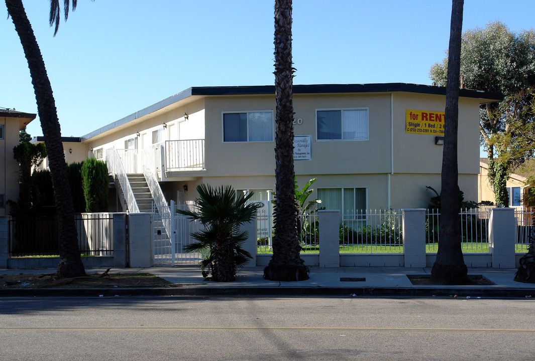 East Hazel Apartments in Inglewood, CA - Foto de edificio