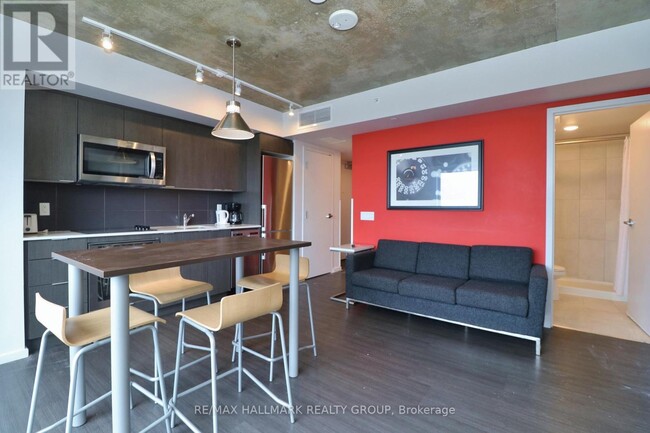 105-1105 Champagne Ave S in Ottawa, ON - Building Photo - Building Photo