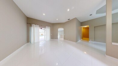 9919 Royal Cardigan Way in West Palm Beach, FL - Building Photo - Building Photo
