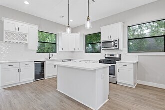 806 E 39th St in Houston, TX - Building Photo - Building Photo