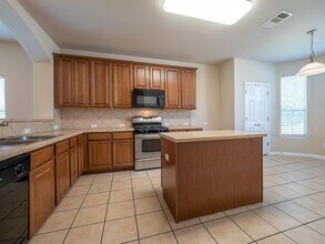 18325 Masi Loop in Pflugerville, TX - Building Photo - Building Photo