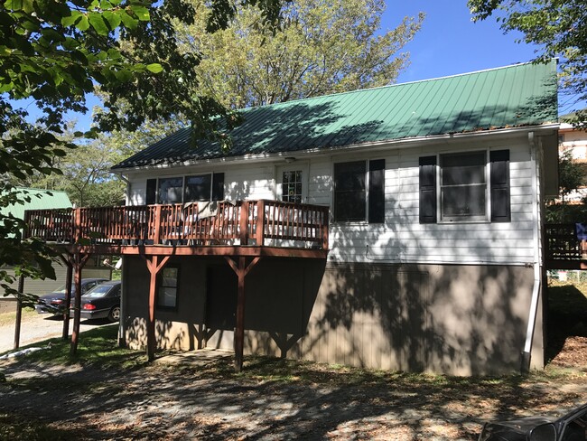 property at 2742 US Highway 421 N