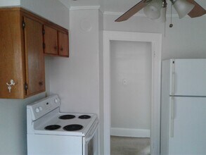 1673 Victoria Ave, Unit 2 in Lakewood, OH - Building Photo - Building Photo