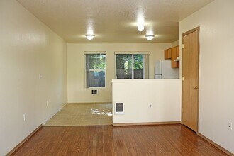 3548 SE 119th Ave in Portland, OR - Building Photo - Building Photo