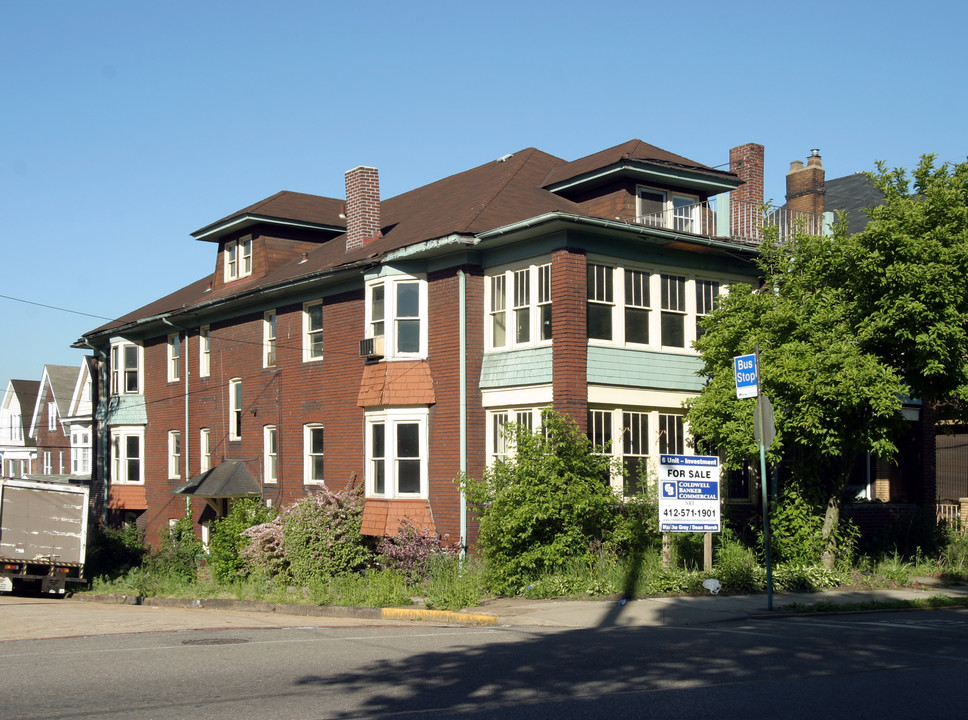 2318 Woodstock Ave in Pittsburgh, PA - Building Photo