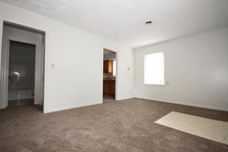 324 W Home St in Junction City, KS - Building Photo - Building Photo