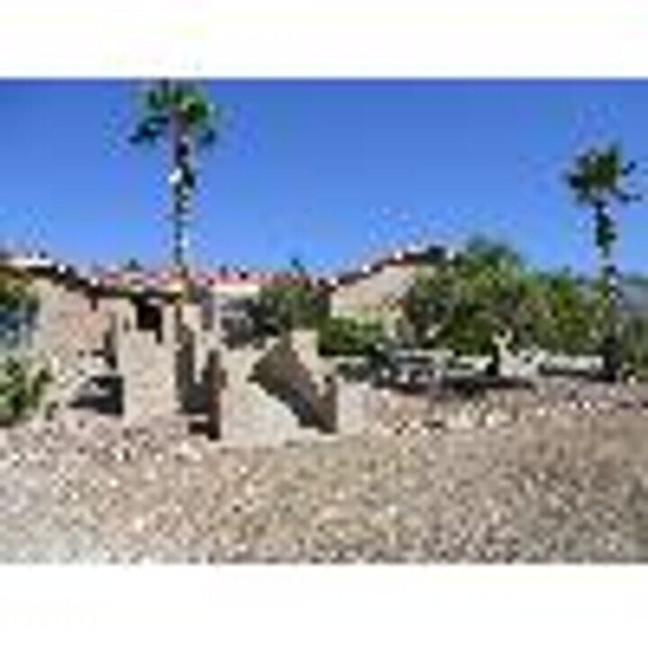5121 N Apache Hills Trail in Tucson, AZ - Building Photo