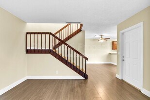 2333 Waterside Dr in Lake Worth Beach, FL - Building Photo