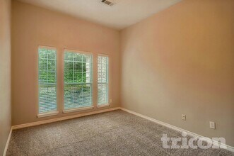 2710 Hawthorne Dr in Glenn Heights, TX - Building Photo - Building Photo