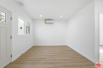 222 E Vernon Ave in Los Angeles, CA - Building Photo - Building Photo