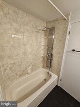 10 Coliston Rd in Reisterstown, MD - Foto de edificio - Building Photo