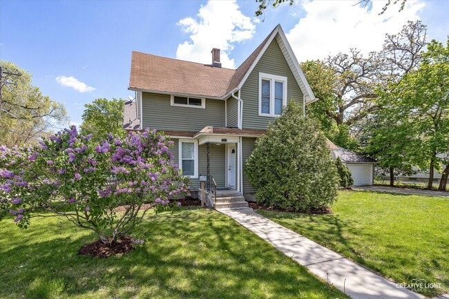 property at 121 Washburn St