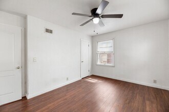 6014 Castle Dr in Wichita, KS - Building Photo - Building Photo