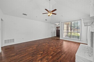 1205 Olde Towne Dr in Irving, TX - Building Photo - Building Photo