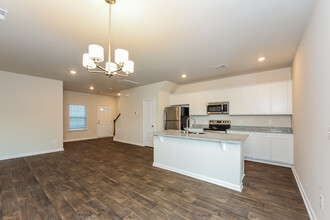 320 High Grv Wy in Columbia, SC - Building Photo - Building Photo
