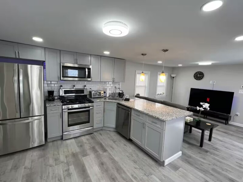 14 Lathrop St in Salem, MA - Building Photo