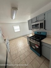 1119 Taylor Ave in Dunmore, PA - Building Photo - Building Photo