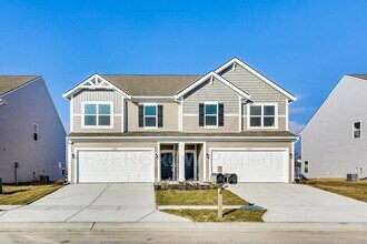 10832 Penwell Way in Indianapolis, IN - Building Photo - Building Photo