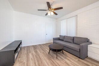 Tempe Terrace in Tempe, AZ - Building Photo - Interior Photo