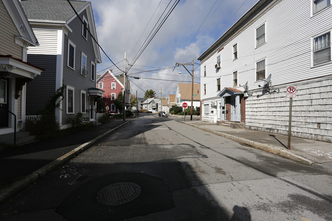 417 Granite St in Manchester, NH - Building Photo - Building Photo