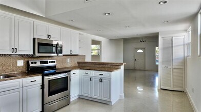 1721 Fletcher St in Hollywood, FL - Building Photo - Building Photo