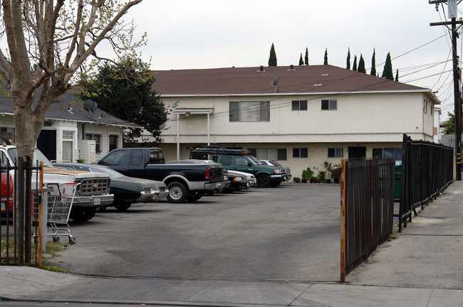 522 E Kelso St in Inglewood, CA - Foto de edificio - Building Photo