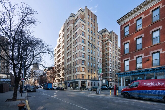 Cranlyn Building in Brooklyn, NY - Foto de edificio - Building Photo