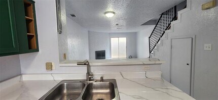 617 Carriagehouse Ln in Garland, TX - Building Photo - Building Photo