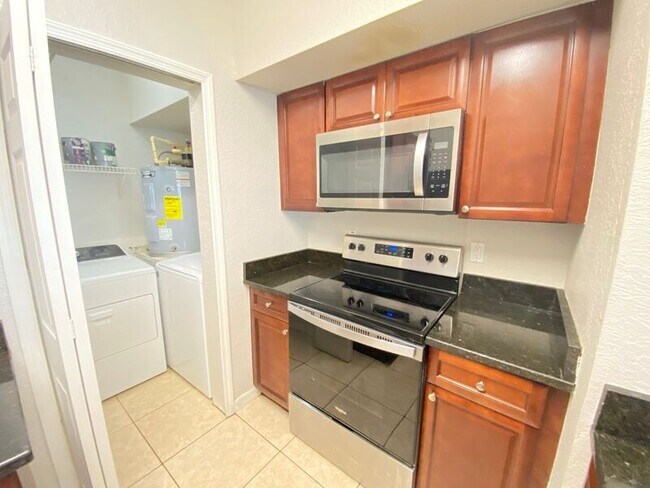 5118 City St in Orlando, FL - Building Photo - Building Photo