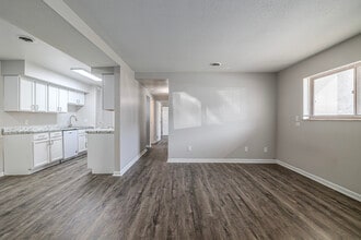 Secor Flats in Toledo, OH - Foto de edificio - Interior Photo