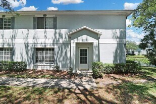 7127 Waterside Dr in Tampa, FL - Building Photo