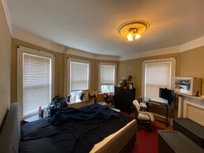 12 Oswald St, Unit 2C in Boston, MA - Building Photo - Building Photo