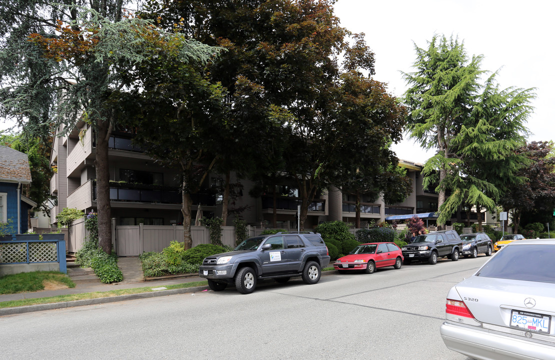 Cypress West in Vancouver, BC - Building Photo