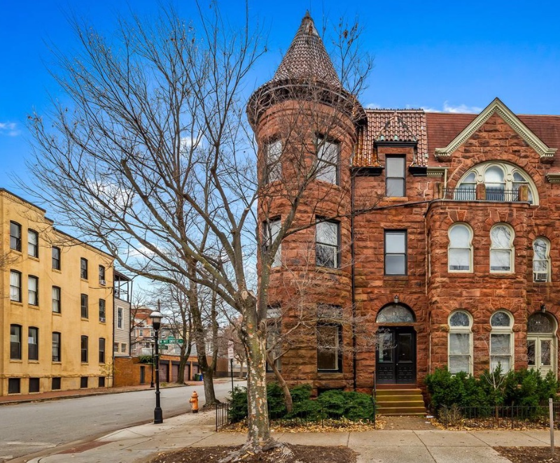 1500 W Mt Royal Ave in Baltimore, MD - Building Photo