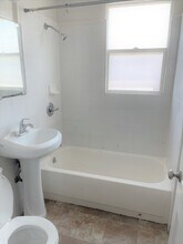 325 Rollins Rd in Burlingame, CA - Building Photo - Building Photo