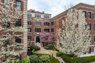 RES Condos in Brookline, MA - Foto de edificio - Building Photo