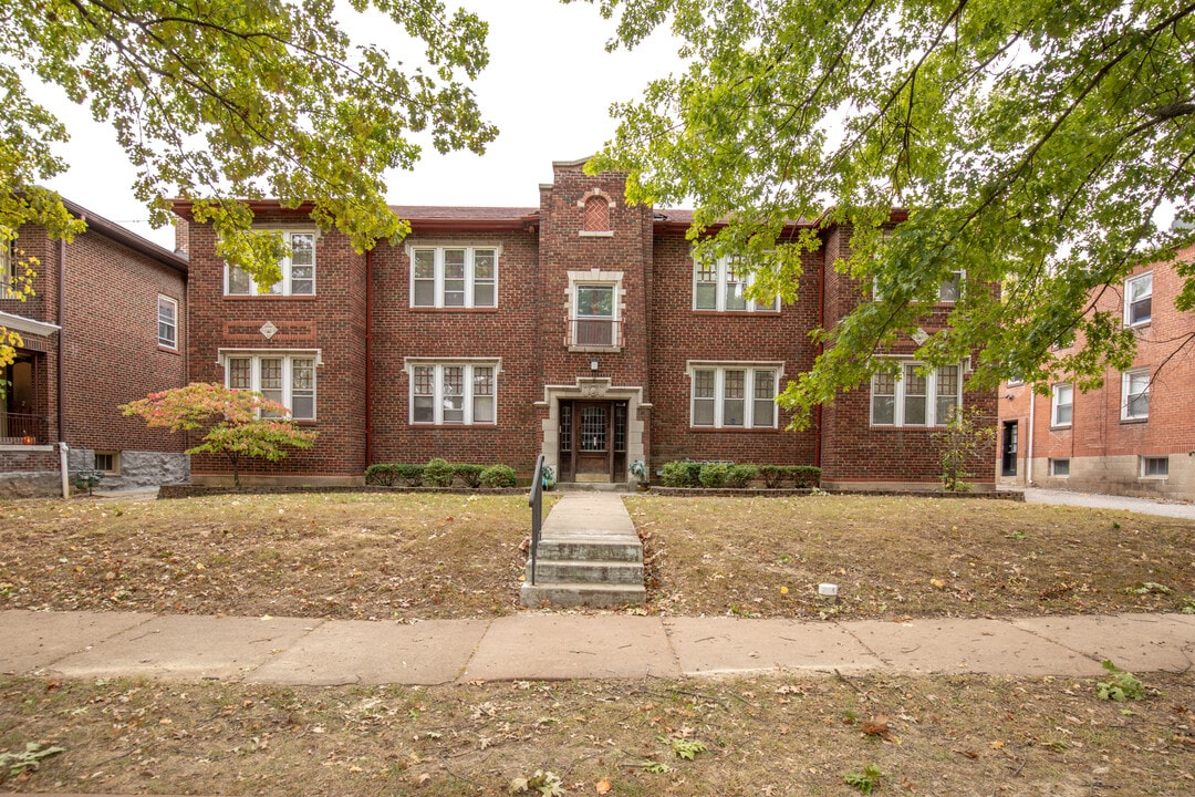 7234 Amherst Ave, Unit 2W in University City, MO - Foto de edificio