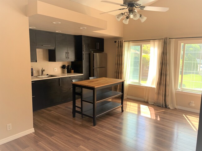 6799 E Kentucky Ave in Anaheim, CA - Foto de edificio - Building Photo