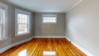 65 Sterling St, Unit 67 in Somerville, MA - Foto de edificio - Building Photo
