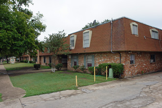 Homestead Apartments in Dallas, TX - Building Photo - Building Photo