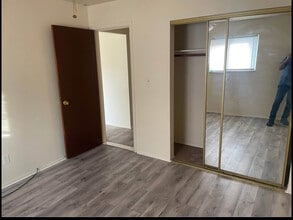 17650 Palmer St, Unit One story building in Melvindale, MI - Building Photo - Building Photo