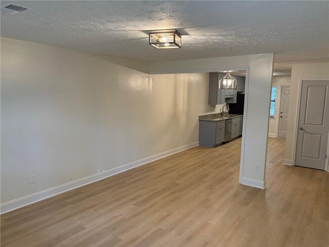 225 Kimberly Way SW in Marietta, GA - Building Photo - Building Photo