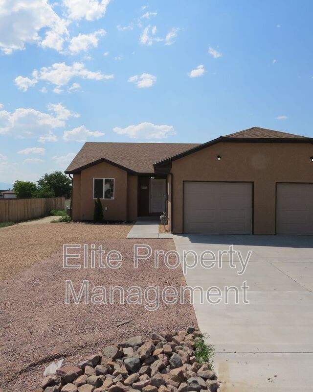 985 S Palomar Dr in Pueblo West, CO - Building Photo - Building Photo