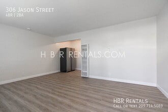 306 Jason St in Manteca, CA - Foto de edificio - Building Photo