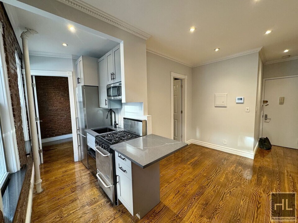 East 13th Street in New York, NY - Building Photo