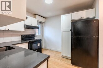 461 King St E in Hamilton, ON - Building Photo - Building Photo