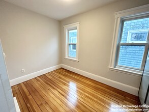 20 Dawes St, Unit 3 in Boston, MA - Building Photo - Building Photo