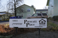 Prescott Place Apartments in Portland, OR - Foto de edificio - Building Photo