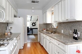 4721 Greenbush Ave in Los Angeles, CA - Building Photo - Building Photo