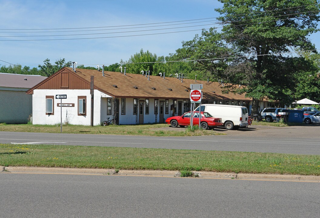 420 Lake St S in Forest Lake, MN - Building Photo